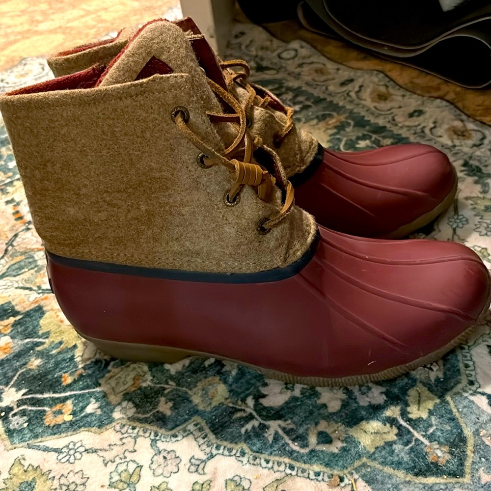￼ never worn outside. And almost perfect condition and very comfortable.